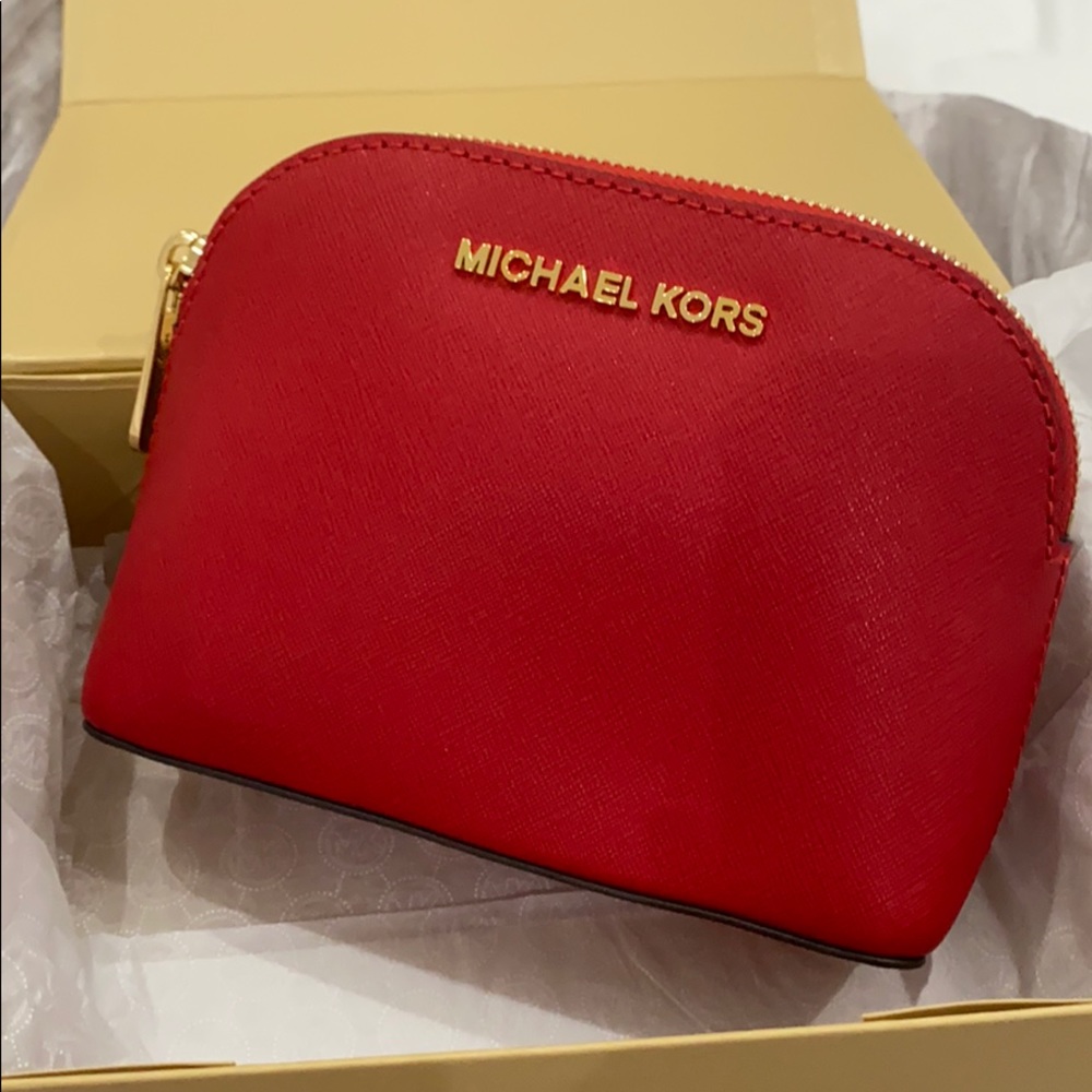 NEW!!!! Never used!!MICHAEL KORS MINI TRAVEL CASE